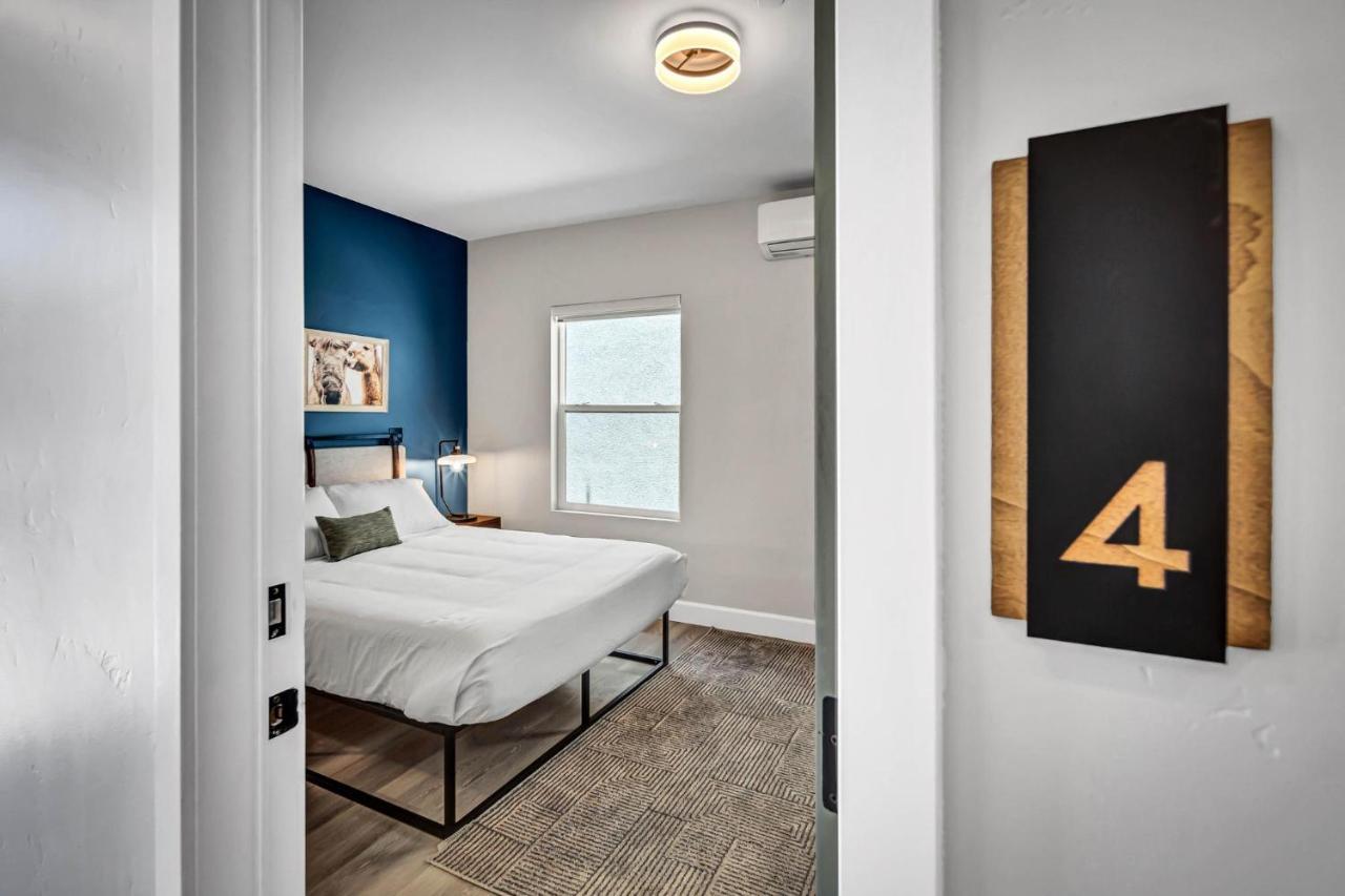 Single Bedroom - Queen Size. Heart Of Downtown ビスタ エクステリア 写真